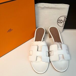 ❌SOLD❌Hermes Oasis White Calfskin Leather Iconic H Sandal Heel 38 Made in Italy